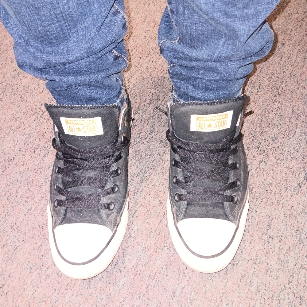 Converse low top sneakers - black and white